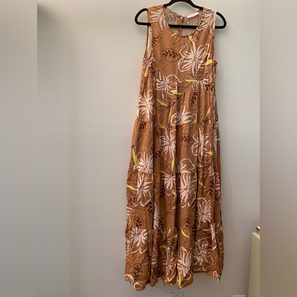 NWOT Floral Print Keyhole Back Sleeveless Cinnamon Maxi Dress. Size - Small - Picture 6 of 8